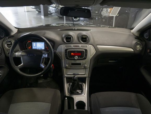 Ford Mondeo Ghia, 2.0 л, МТ, 2009 фото 12