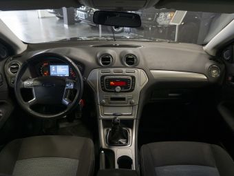 Ford Mondeo Ghia, 2.0 л, МКПП, 2009 фото 12