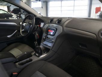 Ford Mondeo Ghia, 2.0 л, МКПП, 2009 фото 2