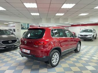 Volkswagen Tiguan Sport&Style, 2.0 л, АКПП, 2011 фото 4
