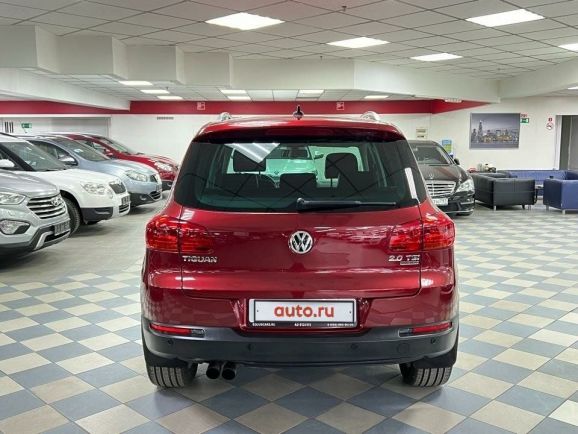 Volkswagen Tiguan Sport&Style, 2.0 л, АТ, 2011 фото 6