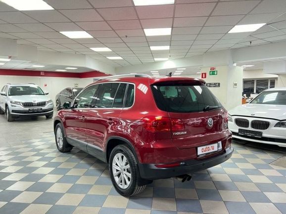 Volkswagen Tiguan Sport&Style, 2.0 л, АТ, 2011 фото 8