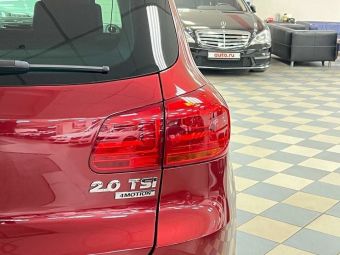 Volkswagen Tiguan Sport&Style, 2.0 л, АКПП, 2011 фото 9