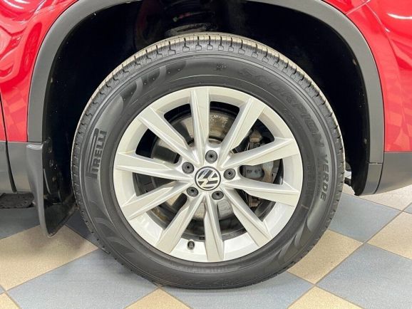 Volkswagen Tiguan Sport&Style, 2.0 л, АТ, 2011 фото 12