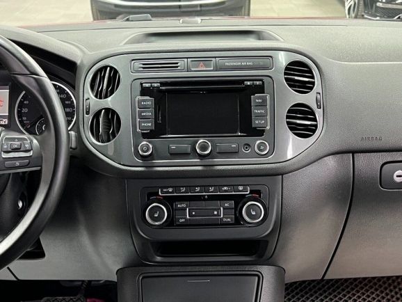 Volkswagen Tiguan Sport&Style, 2.0 л, АТ, 2011 фото 13