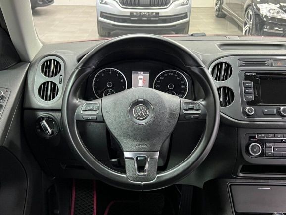 Volkswagen Tiguan Sport&Style, 2.0 л, АТ, 2011 фото 15