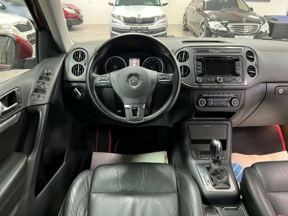 Volkswagen Tiguan Sport&Style, 2.0 л, АТ, 2011 фото 18
