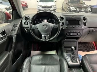 Volkswagen Tiguan Sport&Style, 2.0 л, АКПП, 2011 фото 18