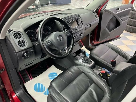 Volkswagen Tiguan Sport&Style, 2.0 л, АТ, 2011 фото 20
