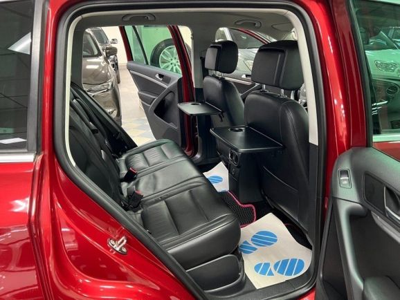 Volkswagen Tiguan Sport&Style, 2.0 л, АТ, 2011 фото 25