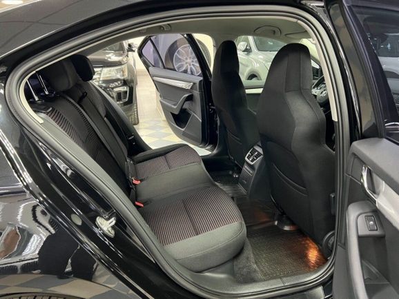 Skoda Octavia Style, 1.8 л, Робот, 2013 фото 21