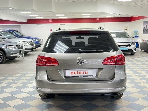 Volkswagen Passat Comfortline, 1.8 л, Робот, 2014 фото 6