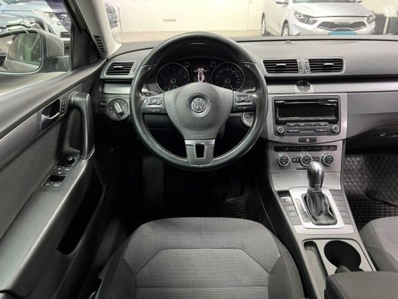 Volkswagen Passat Comfortline, 1.8 л, Робот, 2014 фото 13