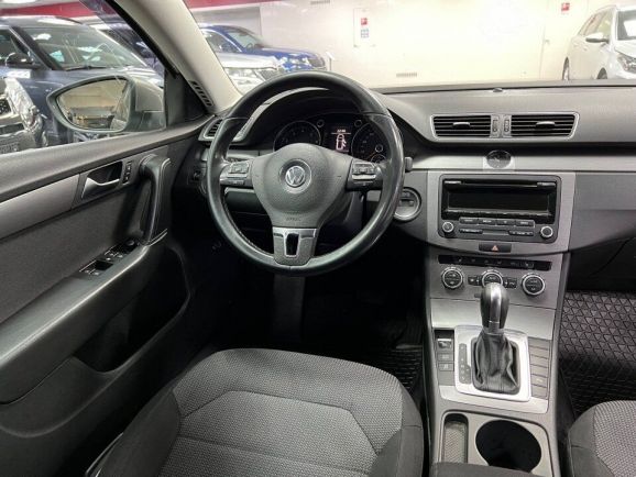 Volkswagen Passat Comfortline, 1.8 л, Робот, 2014 фото 14