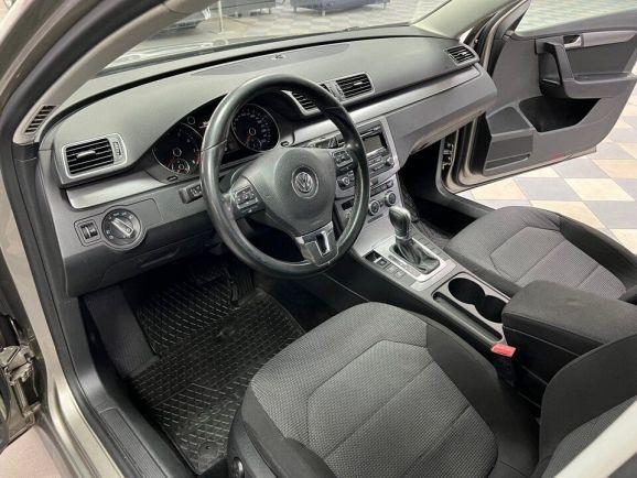 Volkswagen Passat Comfortline, 1.8 л, Робот, 2014 фото 15