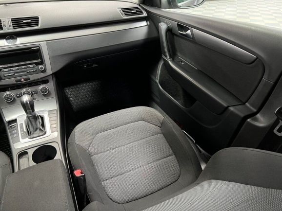 Volkswagen Passat Comfortline, 1.8 л, Робот, 2014 фото 20