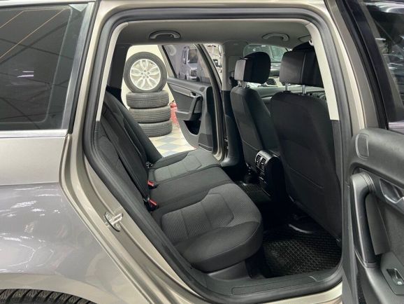 Volkswagen Passat Comfortline, 1.8 л, Робот, 2014 фото 22