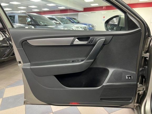 Volkswagen Passat Comfortline, 1.8 л, Робот, 2014 фото 23