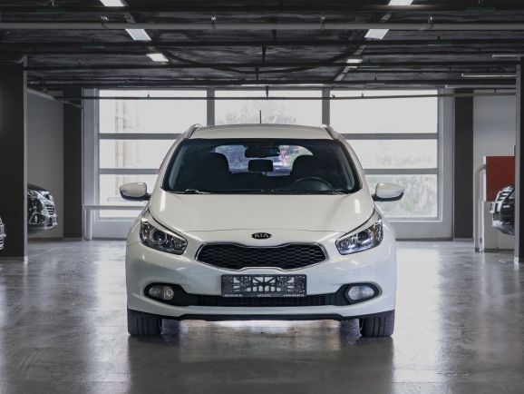 Kia Ceed Luxe, 1.6 л, АТ, 2015 фото 4
