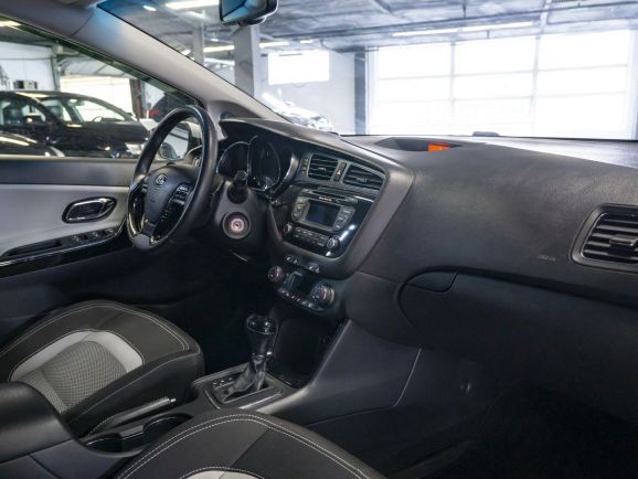 Kia Ceed Luxe, 1.6 л, АТ, 2015 фото 2