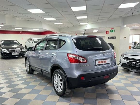 Nissan Qashqai SE+, 2.0 л, Вариатор, 2011 фото 8