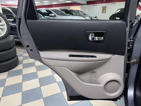 Nissan Qashqai SE+, 2.0 л, Вариатор, 2011 фото 2