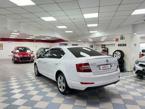 Skoda Octavia Laurin&Klement, 1.8 л, Робот, 2014 фото 8