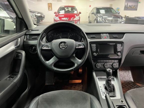 Skoda Octavia Laurin&Klement, 1.8 л, Робот, 2014 фото 13