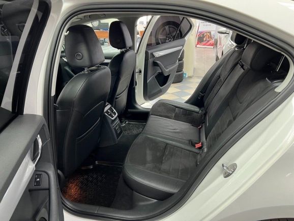 Skoda Octavia Laurin&Klement, 1.8 л, Робот, 2014 фото 22