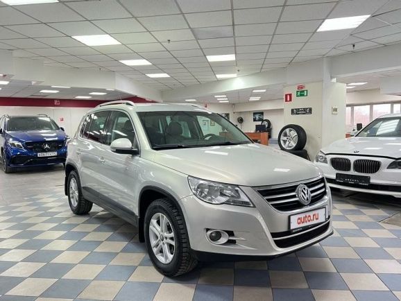 Volkswagen Tiguan Sport&Style, 2.0 л, АТ, 2010 фото 7