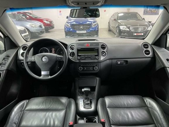 Volkswagen Tiguan Sport&Style, 2.0 л, АТ, 2010 фото 10