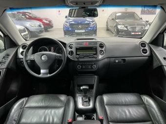 Volkswagen Tiguan Sport&Style, 2.0 л, АКПП, 2010 фото 10