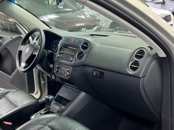 Volkswagen Tiguan Sport&Style, 2.0 л, АКПП, 2010 фото 16
