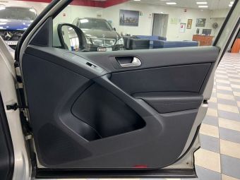 Volkswagen Tiguan Sport&Style, 2.0 л, АКПП, 2010 фото 20