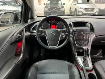 Opel Astra Cosmo, 1.4 л, АКПП, 2013 фото 13