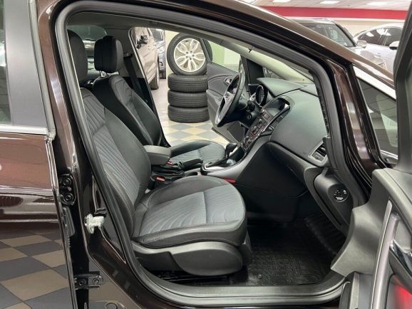 Opel Astra Cosmo, 1.4 л, АТ, 2013 фото 17