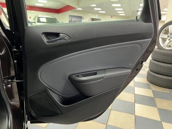 Opel Astra Cosmo, 1.4 л, АТ, 2013 фото 1