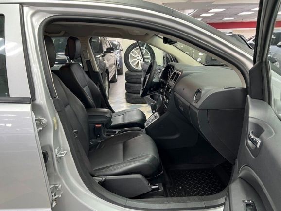 Dodge Caliber, 2.0 л, Вариатор, 2010 фото 17