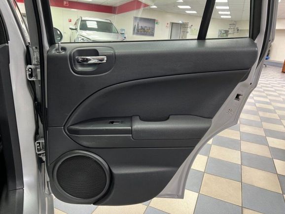 Dodge Caliber, 2.0 л, Вариатор, 2010 фото 2