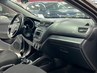 Kia Rio Luxe, 1.6 л, МКПП, 2015 фото 13