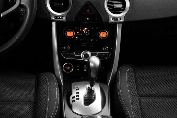 Renault Koleos Dynamique Confort 4x4, 2.0 л, АТ, 2013 фото 10