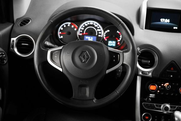 Renault Koleos Dynamique Confort 4x4, 2.0 л, АТ, 2013 фото 14