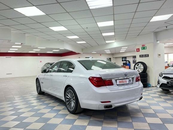 BMW 7 серии 740, 3.0 л, АТ, 2011 фото 8