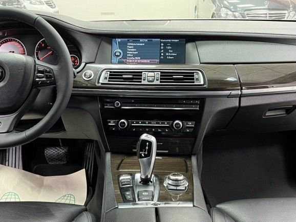 BMW 7 серии 740, 3.0 л, АТ, 2011 фото 10
