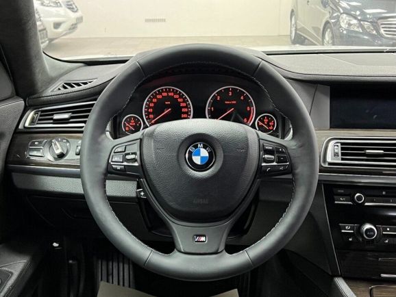 BMW 7 серии 740, 3.0 л, АТ, 2011 фото 11