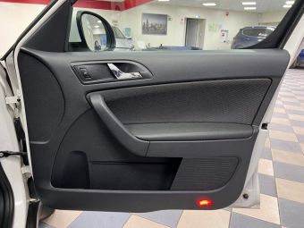 Skoda Yeti Ambition, 1.8 л, РКПП, 2013 фото 2