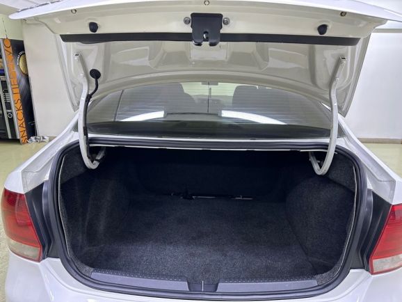 Volkswagen Polo, 1.6 л, МТ, 2011 фото 9