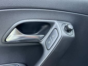 Volkswagen Polo, 1.6 л, МКПП, 2011 фото 10