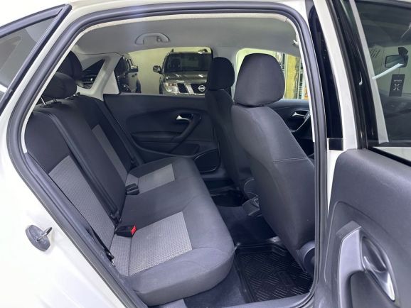 Volkswagen Polo, 1.6 л, МТ, 2011 фото 2