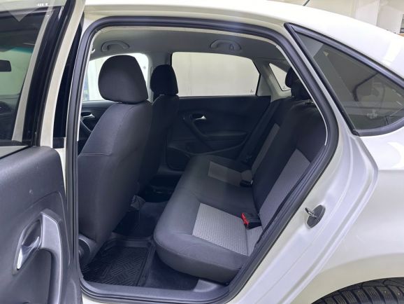 Volkswagen Polo, 1.6 л, МТ, 2011 фото 1